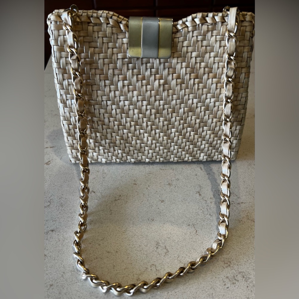 Vintage Walborg, Hong Kong woven rattan purse.
Year: 1970s/ 1980s